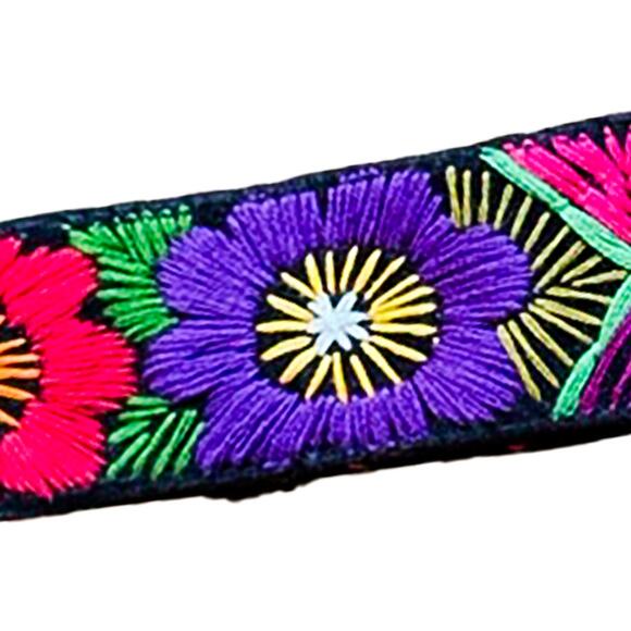 42" Hand-Embroidered Andean-Style Multicolor Floral Cusco Belt with O-Ring - Picture 7 of 8